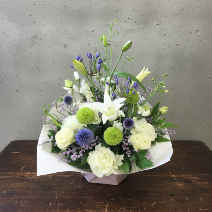 お供え　感謝のお花です