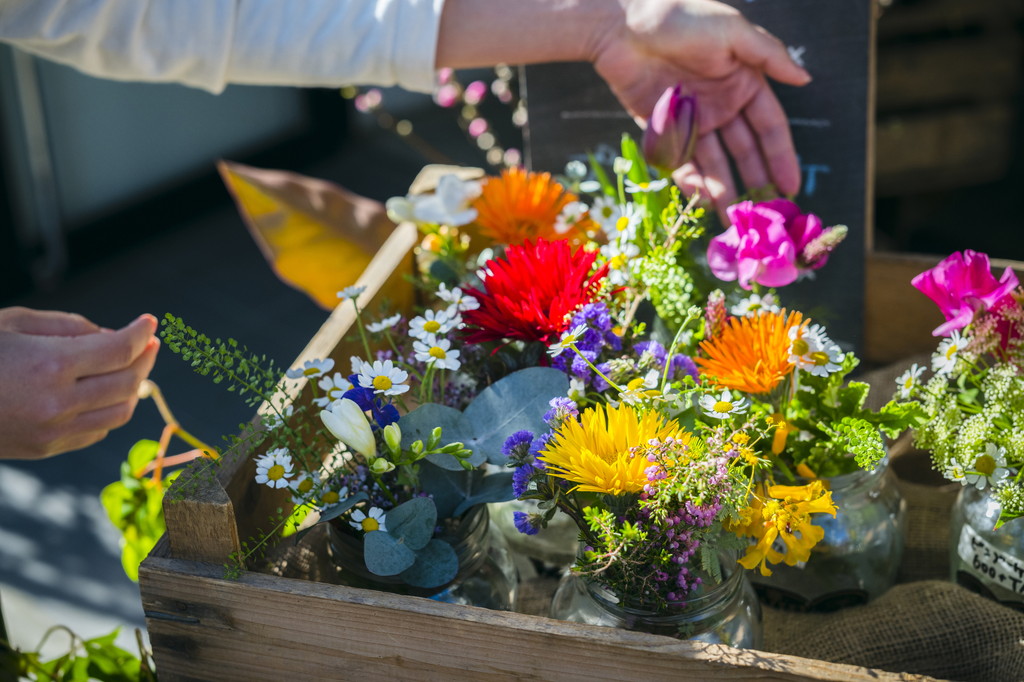 花屋 岩手県奥州市にあるプレゼントに最適な花々を揃えるパルテール フルールマルシェ 花工房パルテール 公式 北上市のフラワーショップ